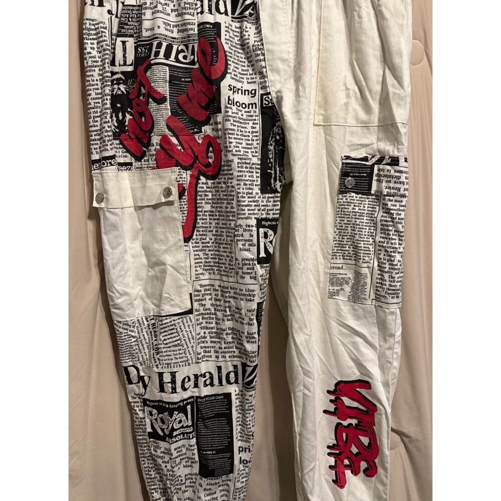 Kreamy Graphic Print Cargo Jeans White Newsprint 40 x 29 Streetwear